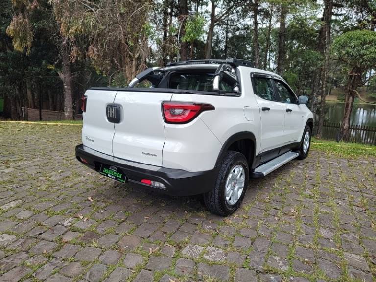 FIAT - TORO - 2017/2018 - Branca - R$ 91.900,00