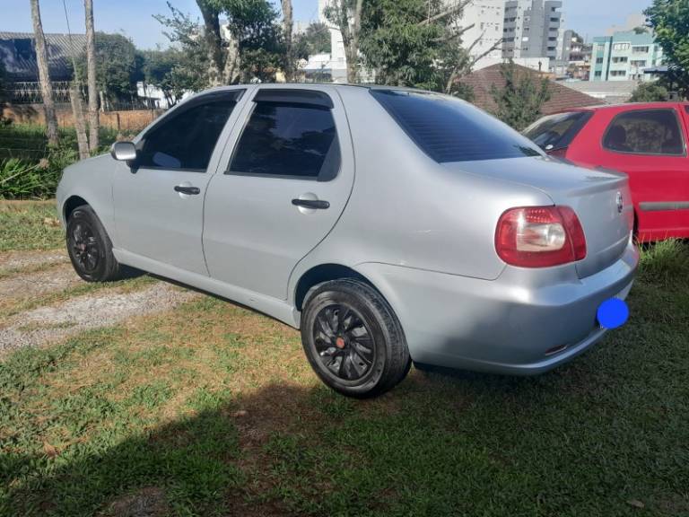 FIAT - SIENA - 2007/2008 - Prata - R$ 23.800,00