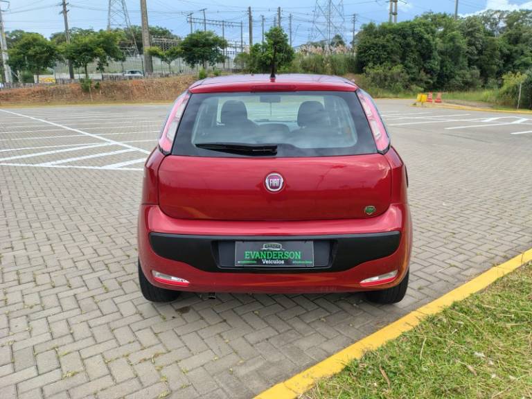 FIAT - PUNTO - 2013/2013 - Vermelha - R$ 37.900,00