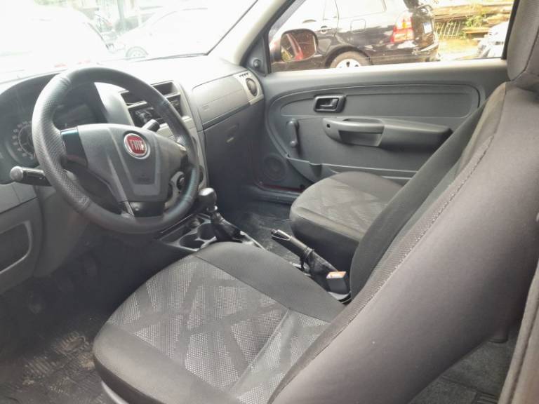 FIAT - PALIO - 2014/2015 - Vermelha - R$ 24.900,00
