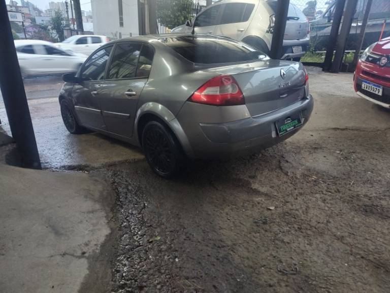 RENAULT - MÉGANE - 2008/2008 - Cinza - R$ 24.900,00