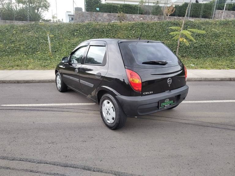 CHEVROLET - CELTA - 2003/2003 - Preta - R$ 18.500,00