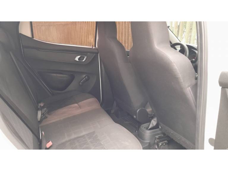 RENAULT - KWID - 2018/2019 - Branca - R$ 39.900,00