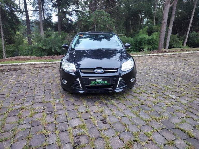 FORD - FOCUS - 2014/2014 - Preta - R$ 56.900,00
