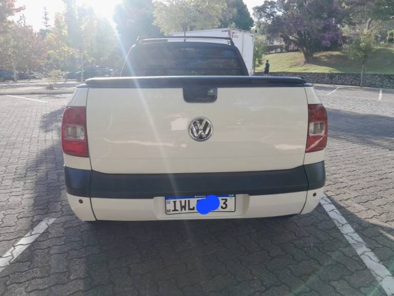 VOLKSWAGEN - SAVEIRO - 2015/2015 - Branca - R$ 44.900,00