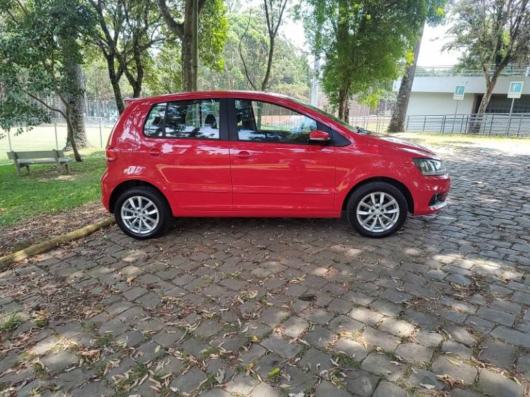 VOLKSWAGEN - FOX - 2015/2015 - Vermelha - R$ 44.900,00