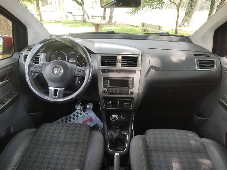 VOLKSWAGEN - FOX - 2015/2015 - Vermelha - R$ 44.900,00
