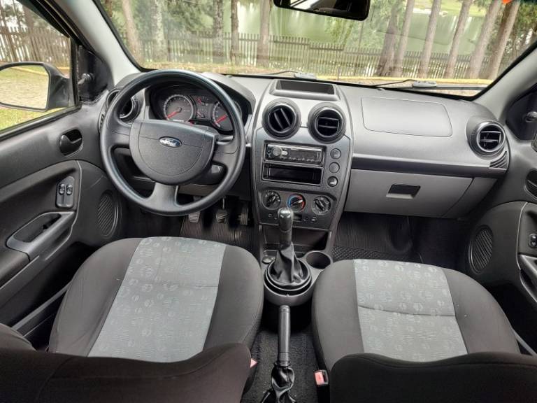 FORD - FIESTA - 2010/2011 - Preta - R$ 29.900,00