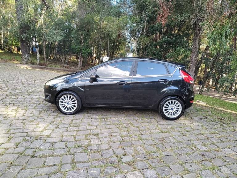 FORD - FIESTA - 2014/2014 - Preta - R$ 44.900,00