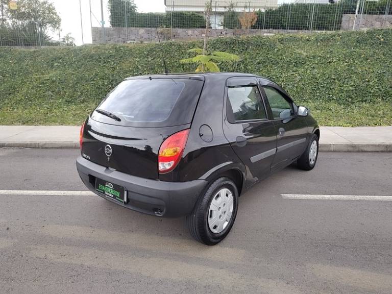 CHEVROLET - CELTA - 2003/2003 - Preta - R$ 18.500,00