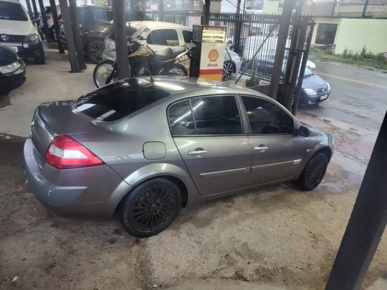 RENAULT - MÉGANE - 2008/2008 - Cinza - R$ 24.900,00