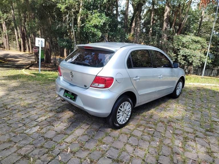 VOLKSWAGEN - GOL - 2010/2011 - Prata - R$ 30.900,00