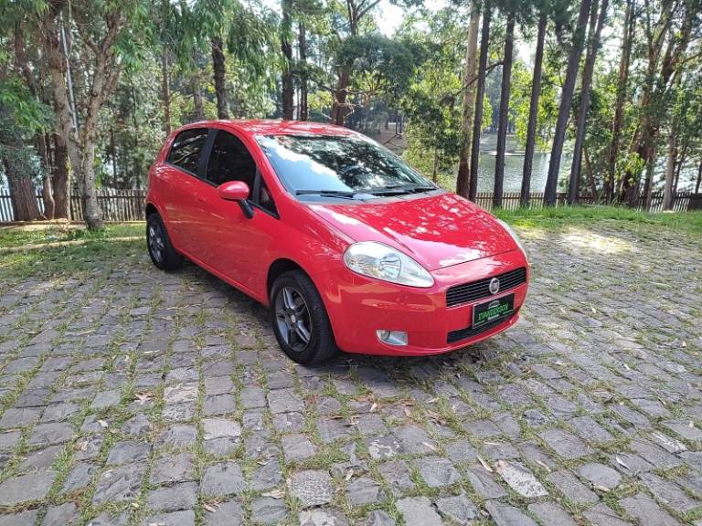 FIAT - PUNTO - 2010/2010 - Vermelha - R$ 31.900,00