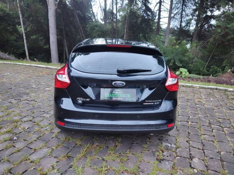 FORD - FOCUS - 2014/2014 - Preta - R$ 56.900,00