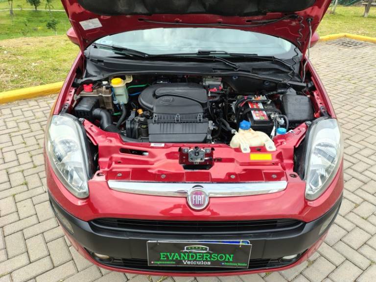 FIAT - PUNTO - 2013/2013 - Vermelha - R$ 37.900,00