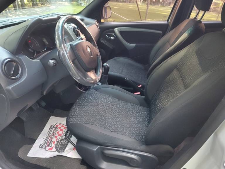RENAULT - DUSTER - 2016/2017 - Branca - R$ 62.900,00
