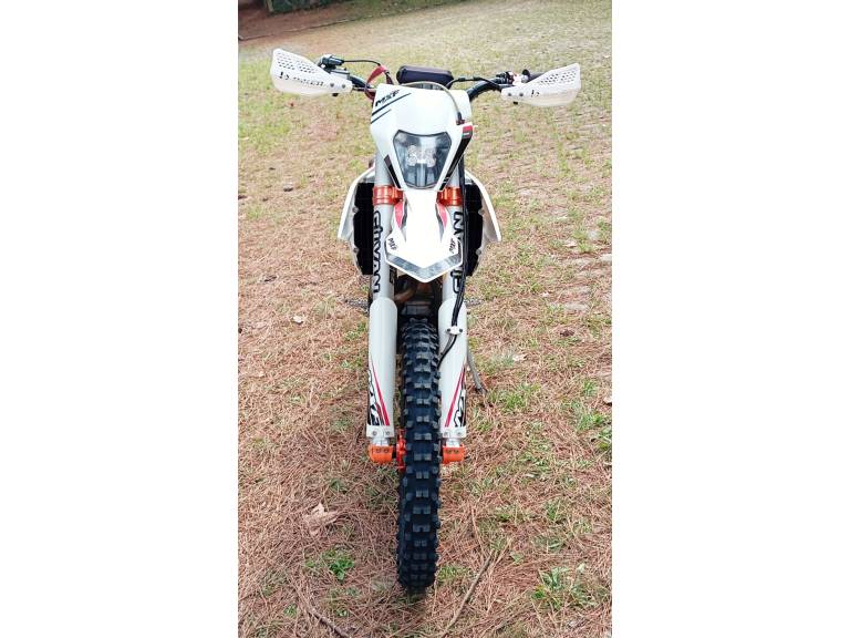 MXF - 300 RXS - 2021/2021 - Branca - R$ 19.990,00