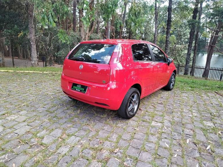 FIAT - PUNTO - 2010/2010 - Vermelha - R$ 31.900,00