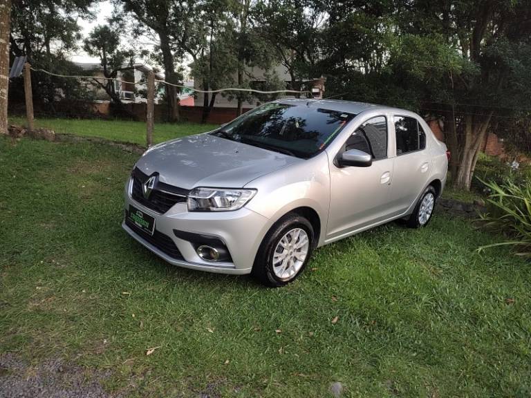 RENAULT - LOGAN - 2021/2022 - Prata - R$ 59.900,00
