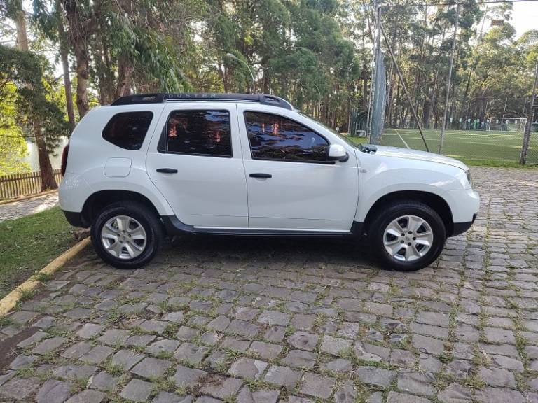 RENAULT - DUSTER - 2016/2017 - Branca - R$ 62.900,00