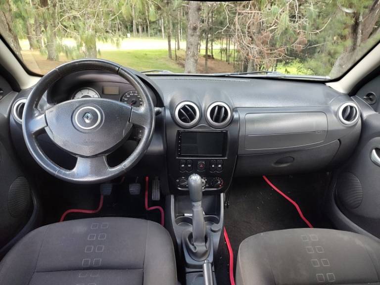 RENAULT - SANDERO - 2011/2011 - Preta - R$ 30.900,00