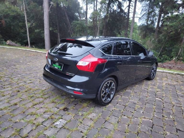 FORD - FOCUS - 2014/2014 - Preta - R$ 56.900,00