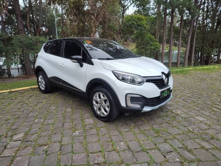 RENAULT - CAPTUR - 2017/2018 - Branca - R$ 69.900,00