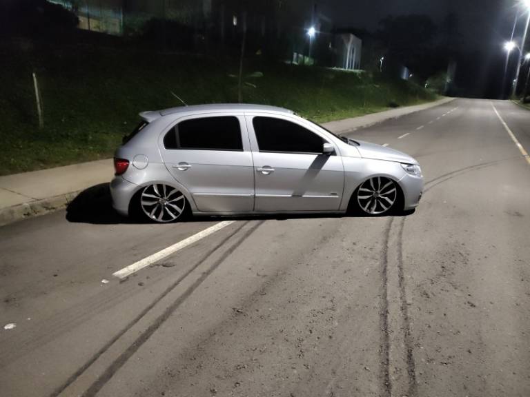 VOLKSWAGEN - GOL - 2010/2010 - Prata - R$ 33.900,00