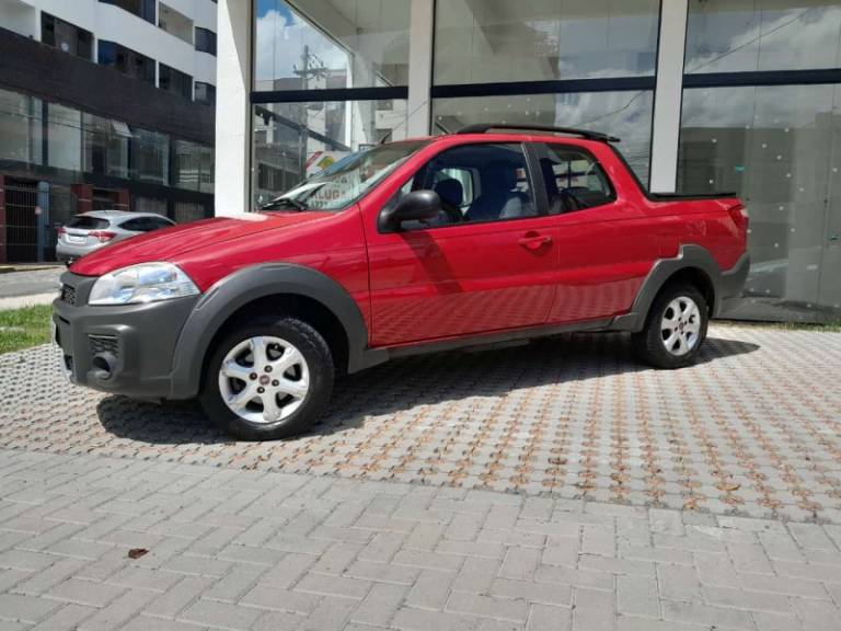 FIAT - STRADA - 2017/2017 - Vermelha - R$ 68.900,00