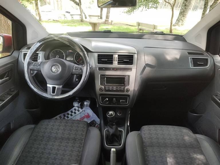 VOLKSWAGEN - FOX - 2015/2015 - Vermelha - R$ 44.900,00