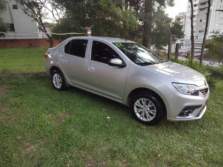RENAULT - LOGAN - 2021/2022 - Prata - R$ 59.900,00
